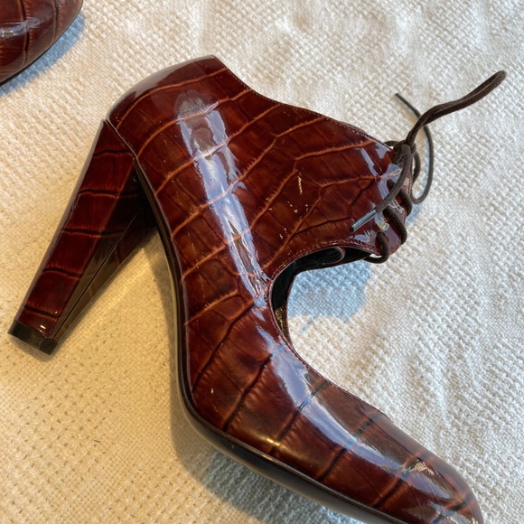 MARC BY MARC JACOBS Patent Leather Printed Pumps - Picture 9 of 11